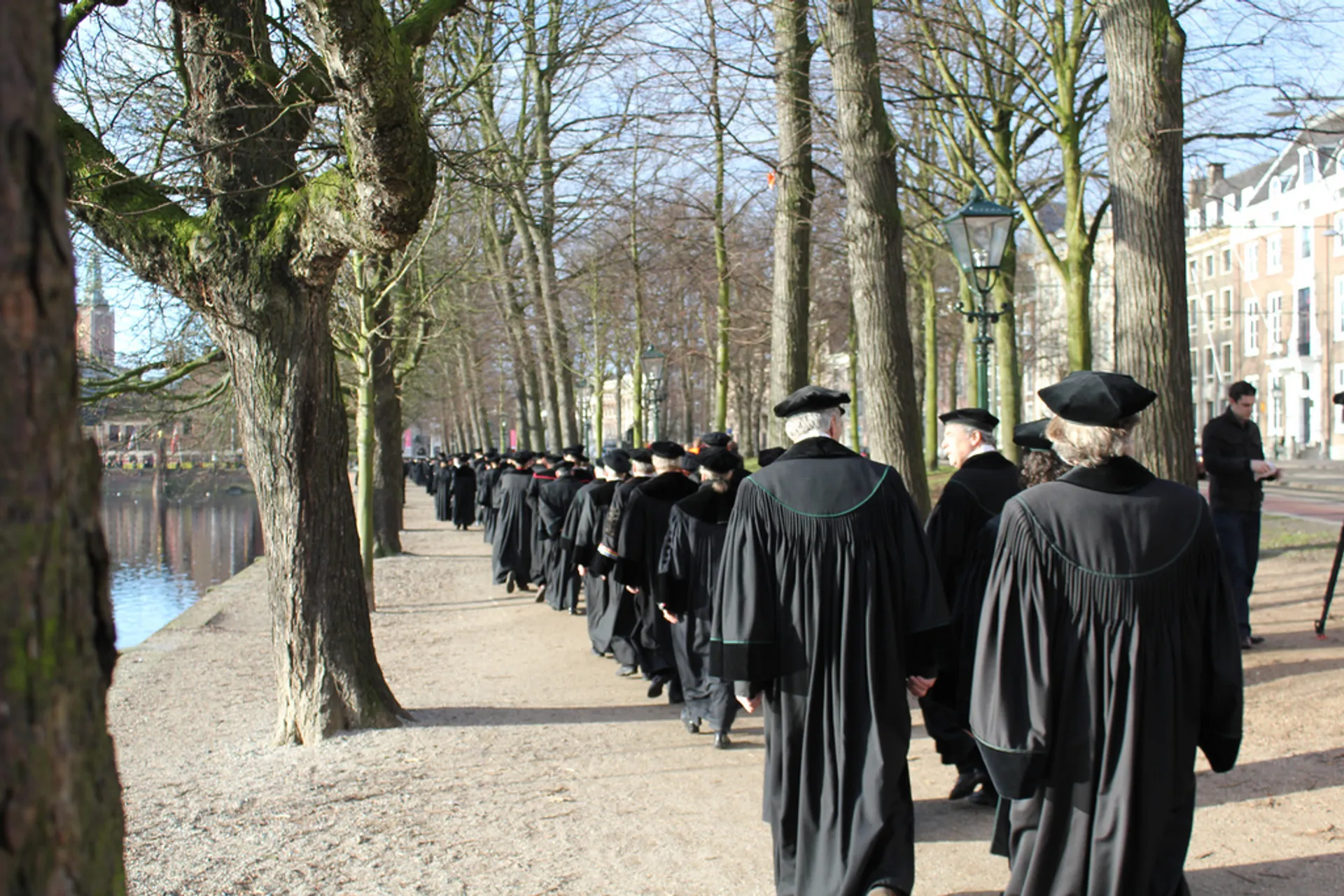 Afbeelding van Vrouwenquotum is niet genoeg, Bussemaker gaat hoogleraren zelf betalen