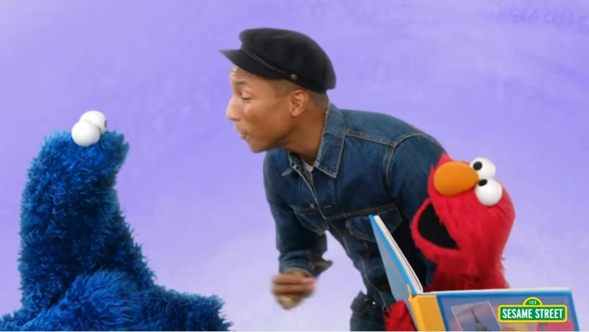 Afbeelding van Pharrell rockt met Elmo en Koekiemonster in Sesamstraat