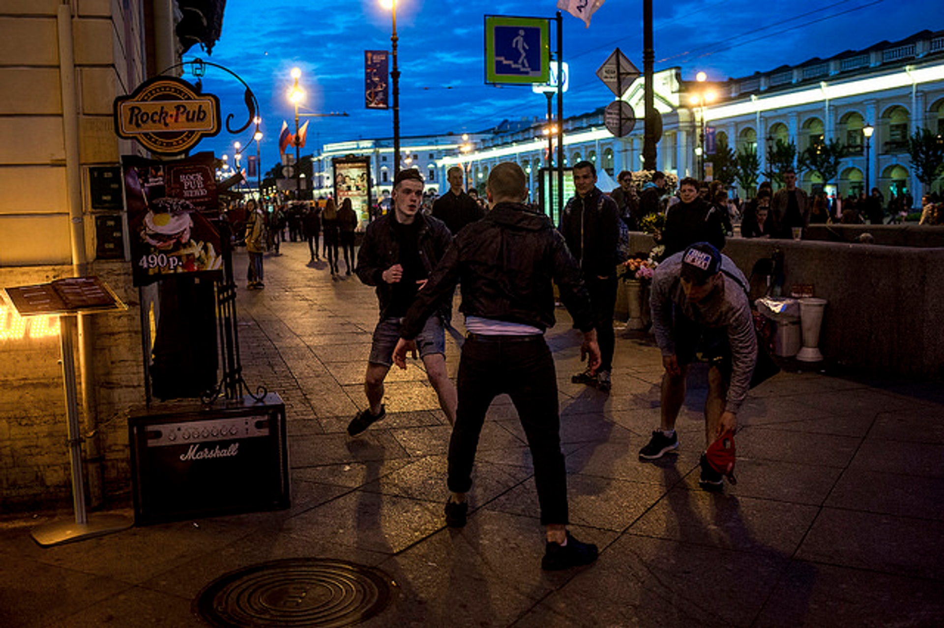 Afbeelding van Omstanders grijpen juist wél in als er iets gebeurt op straat
