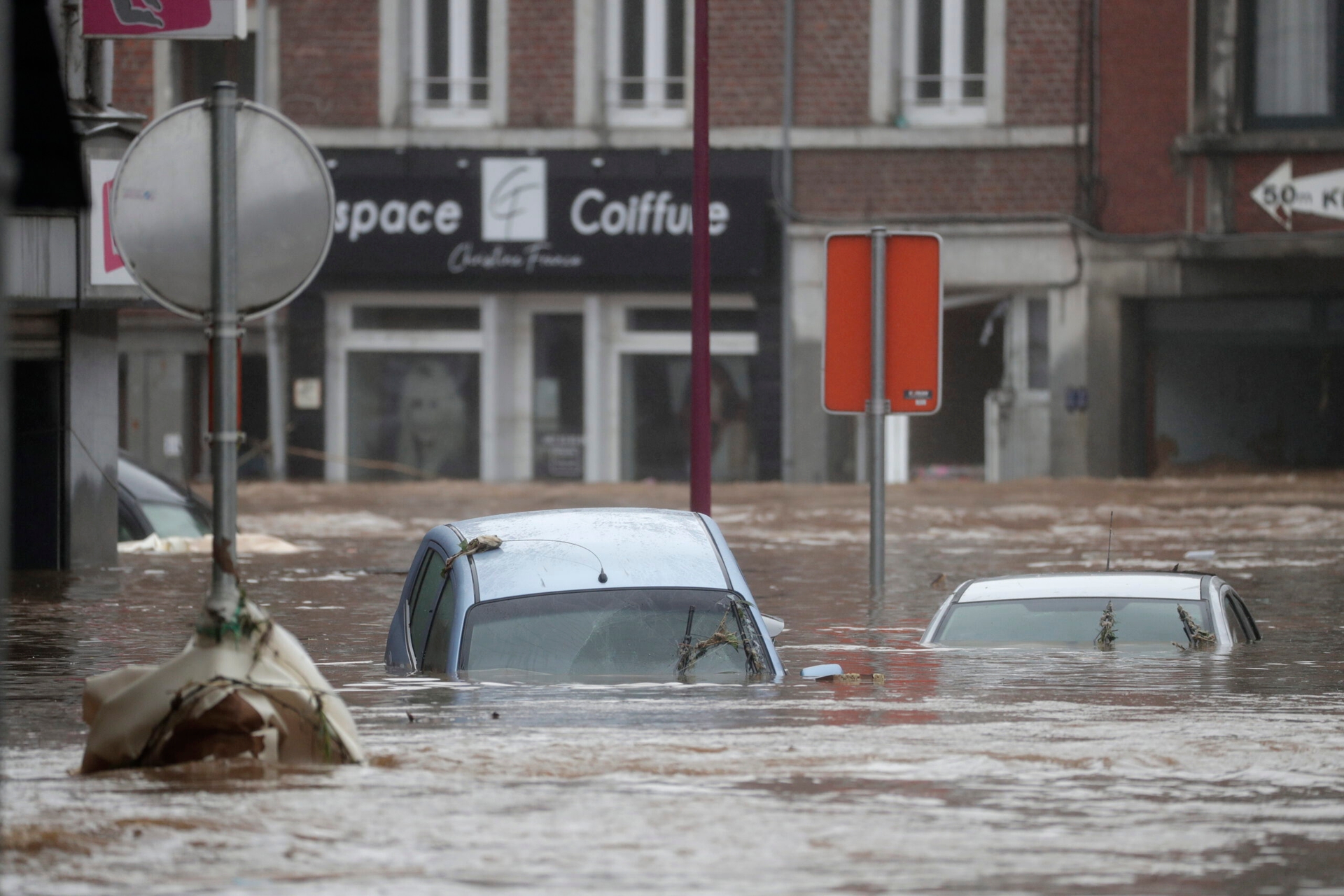 Afbeelding van Tientallen doden door noodweer Duitsland, Belgische steden geëvacueerd