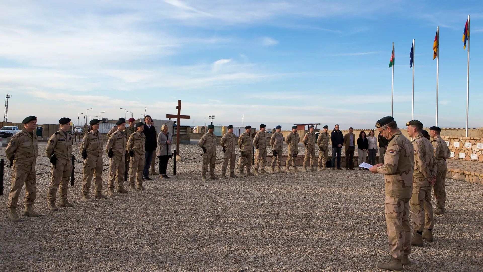 Het Nederlandse leger lijkt een staat in de staat - Joop - BNNVARA
