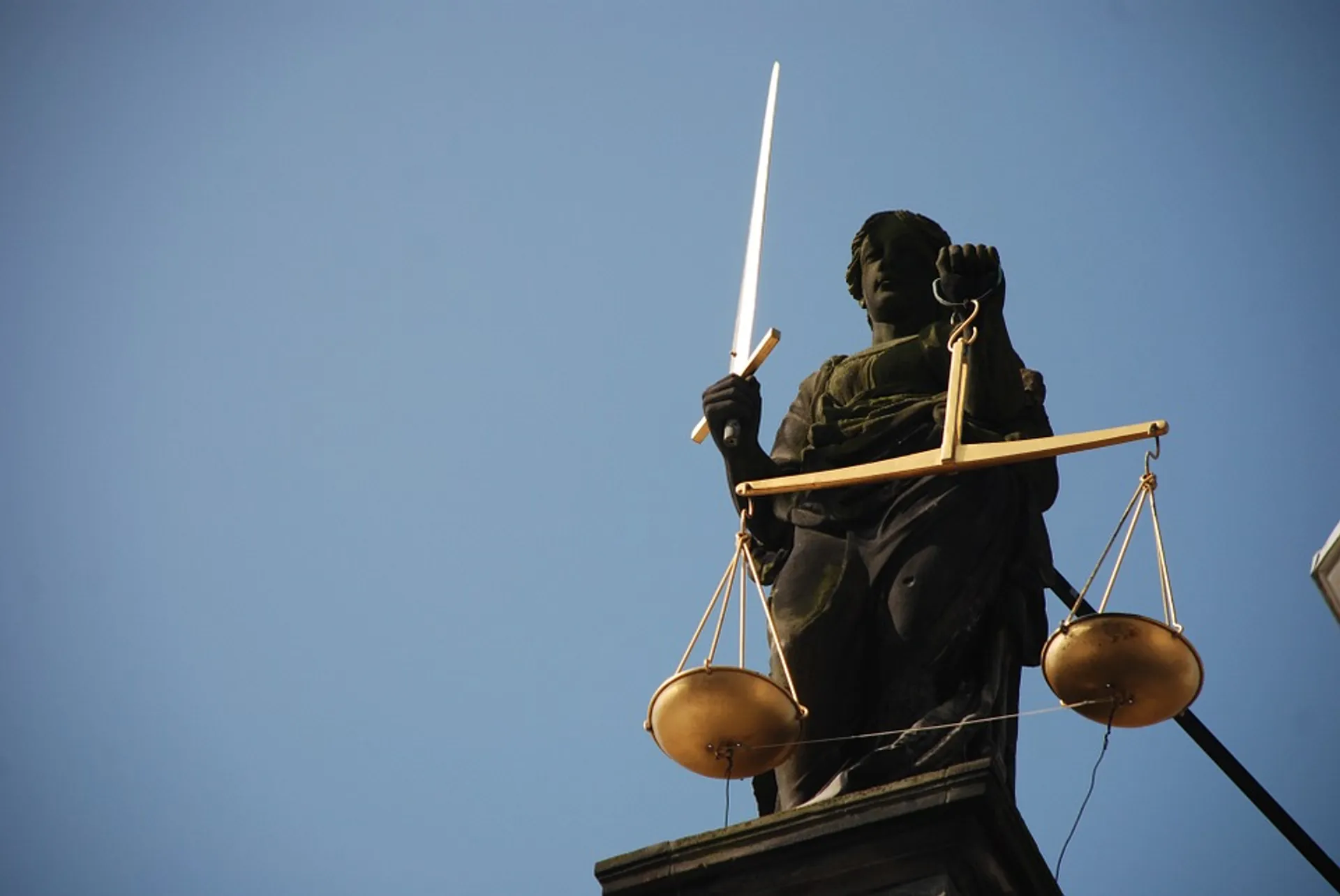 Afbeelding van Tweede Kamer wil onderzoek naar klassenjustitie in Nederland