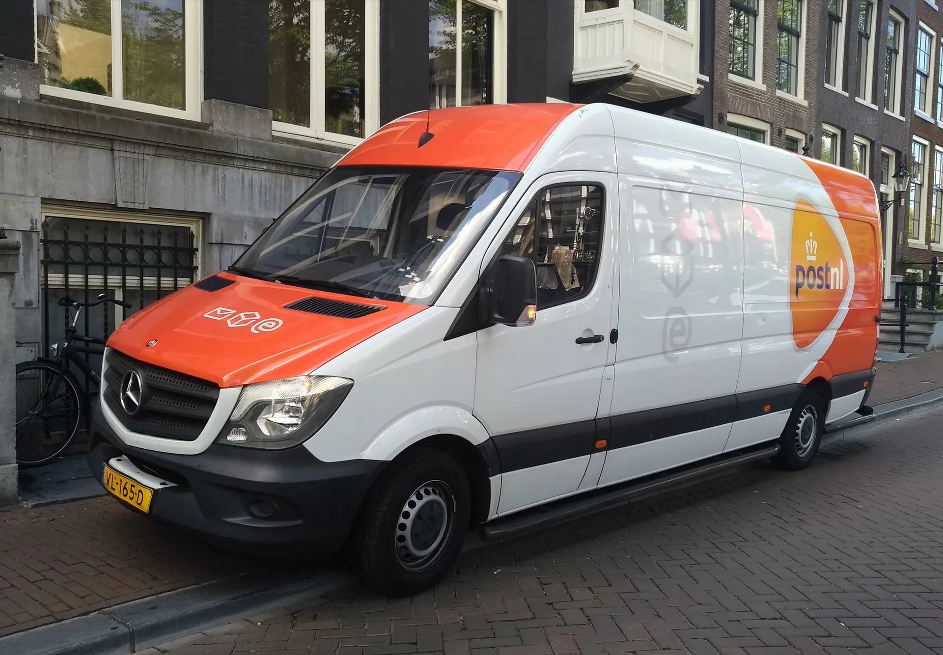 Afbeelding van Duizenden bezorgers Sandd verliezen baan, topvrouw PostNL grootverdiener