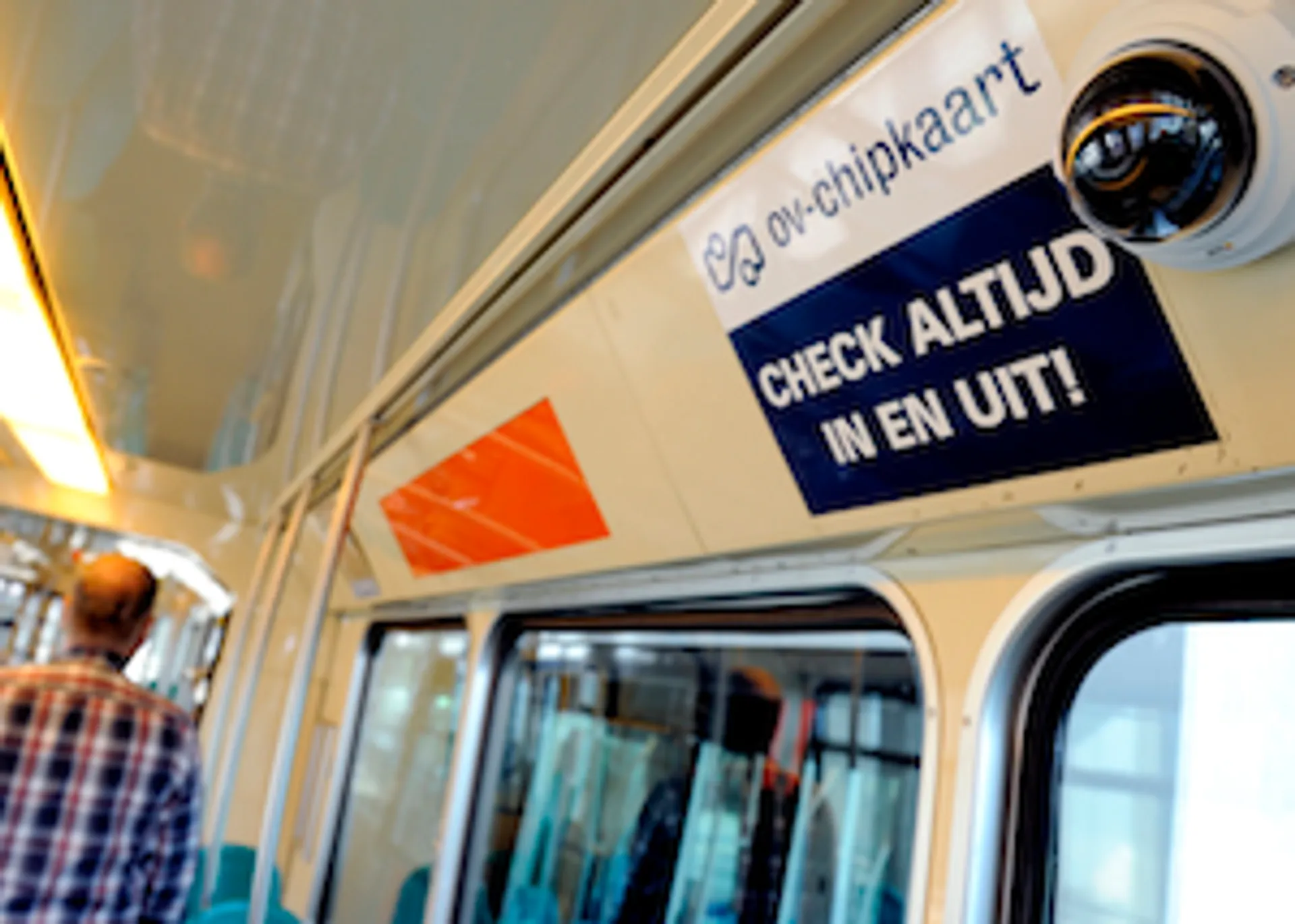 OV-chipkaart spekt vervoerbedrijven - Joop - BNNVARA