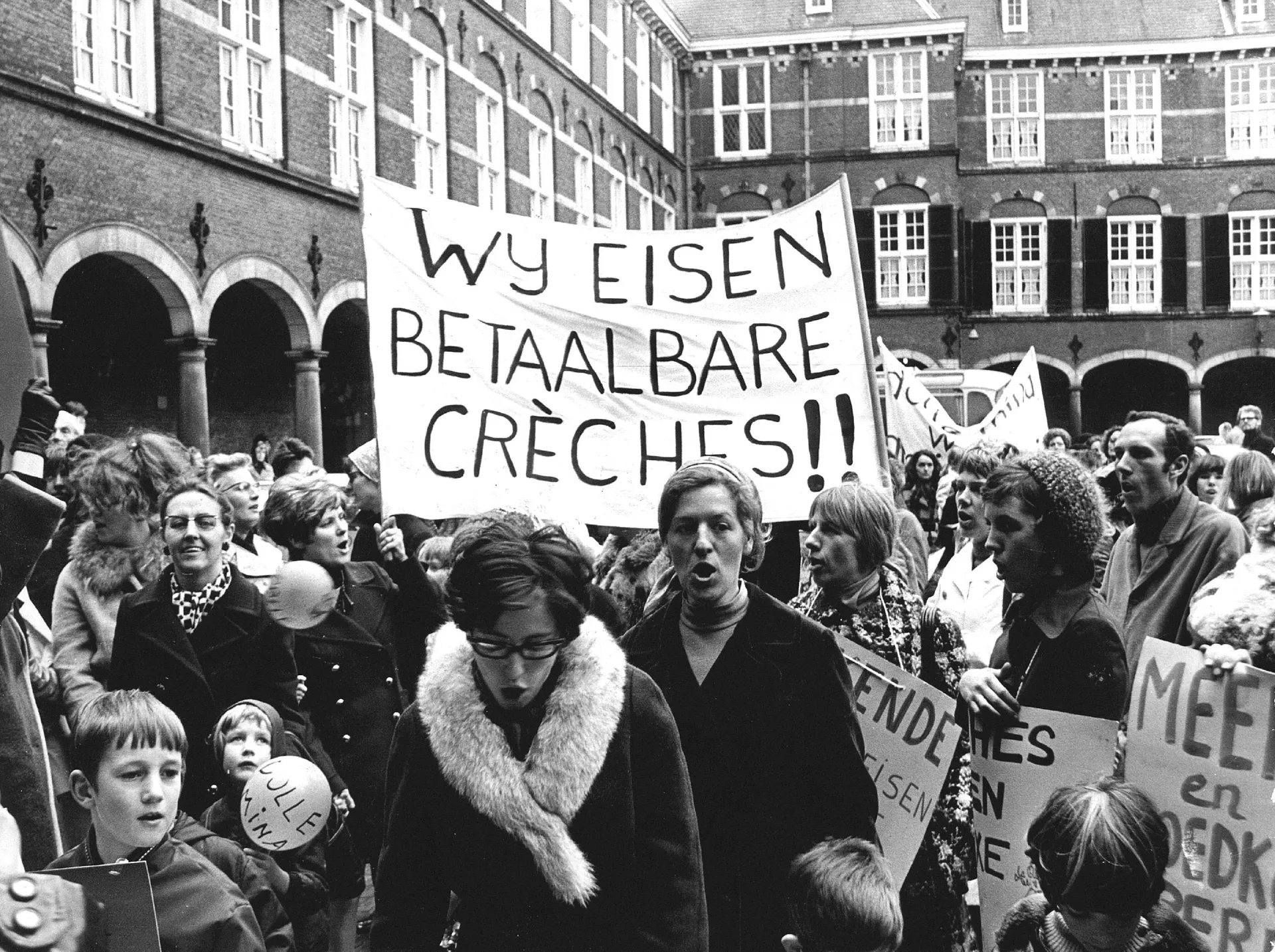 Afbeelding van De kortste weg naar achterlijkheid is jezelf superieur achten