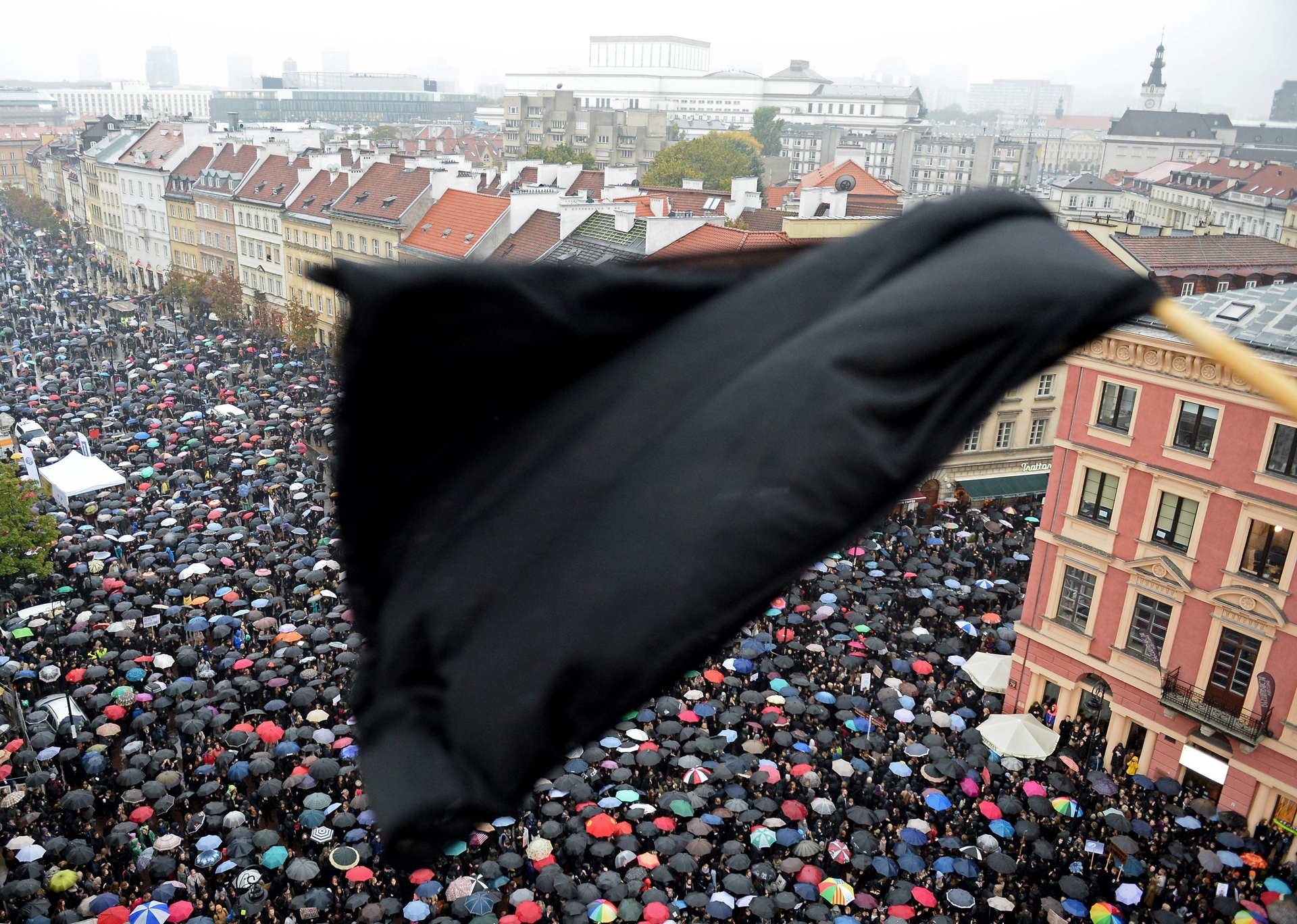 Afbeelding van Abortusban: Poolse vrouwen dwingen regering op de knieën
