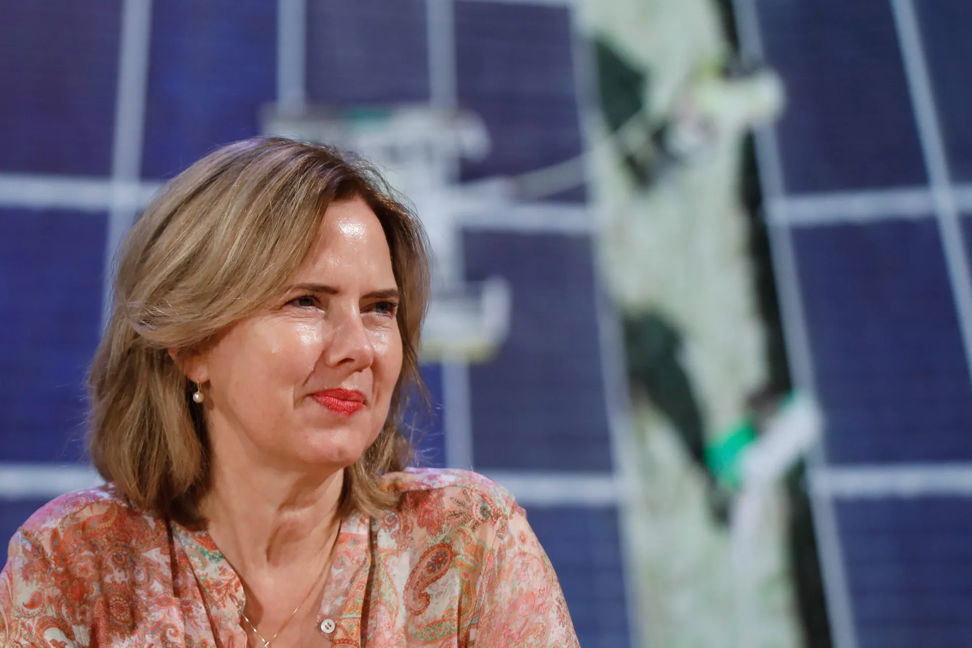 Afbeelding van Oud-minister Van Nieuwenhuizen mag toch niet lobbyen voor Energie-Nederland