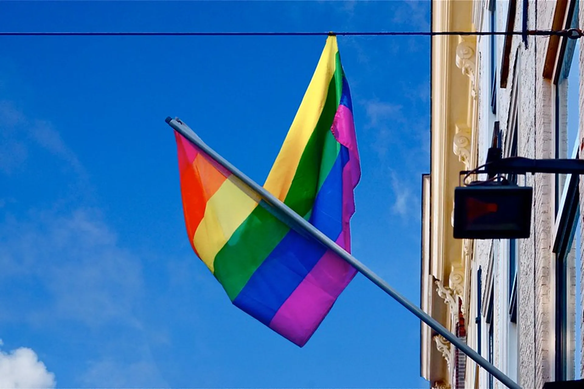 Afbeelding van Maak werk van LHBTI-emancipatie in onze steden; nieuw regenboog elan