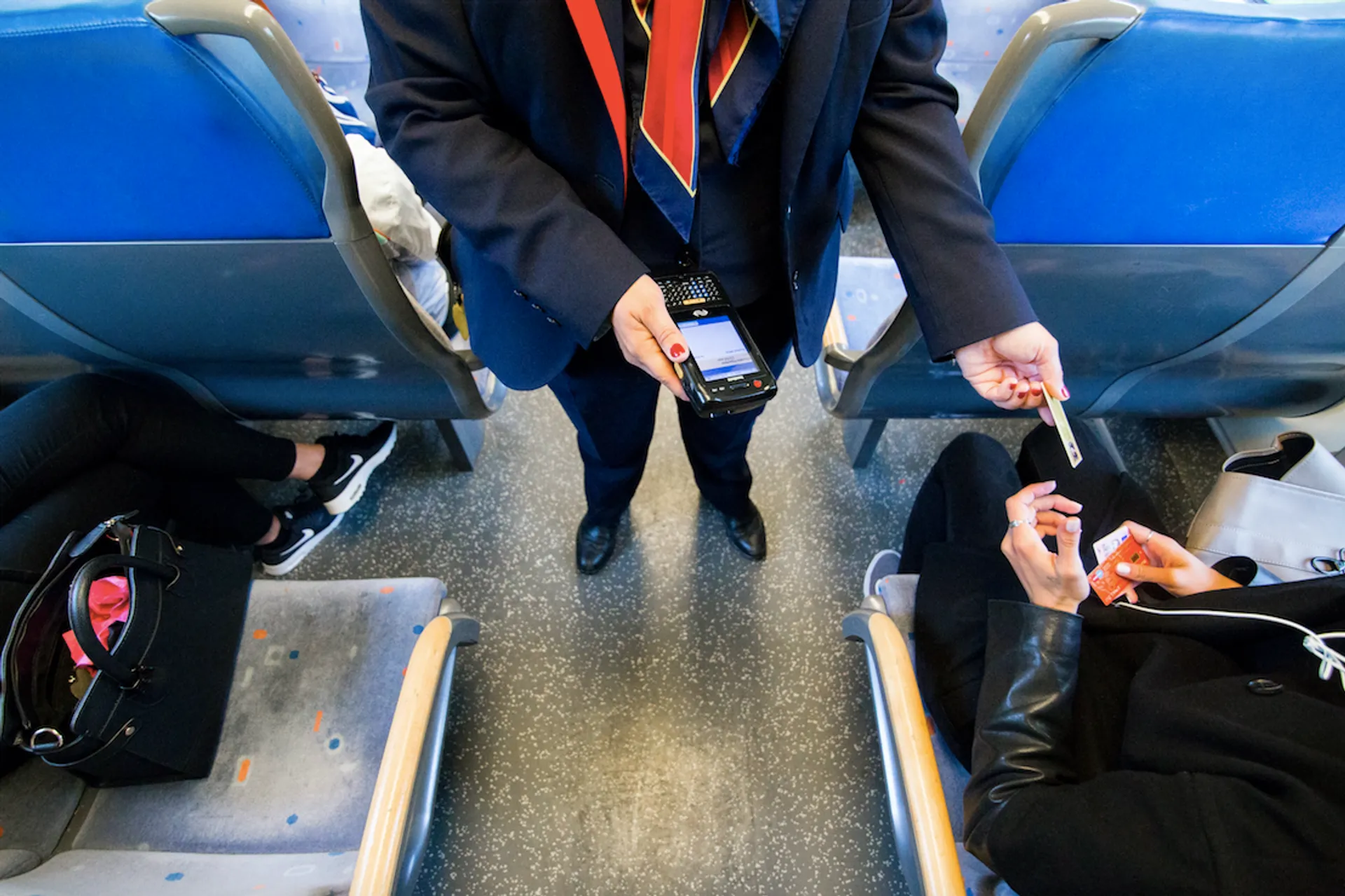 Afbeelding van NS vervangt 'dames en heren' met genderneutraal 'beste reiziger'