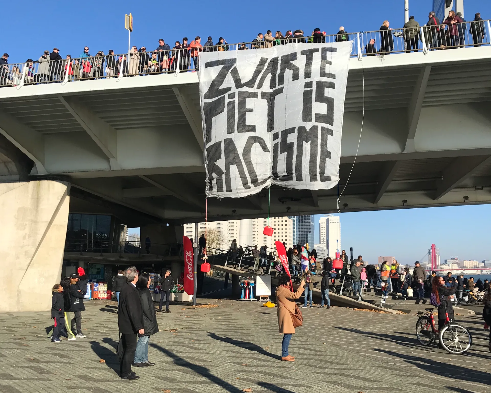 Afbeelding van Gemeenten belonen geweld van pro-Pieten