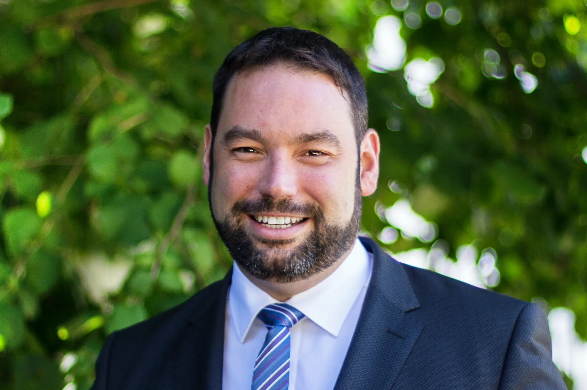 Afbeelding van Belgische minister waarschuwt en neemt ontslag vanwege haatklimaat rond coronabeleid