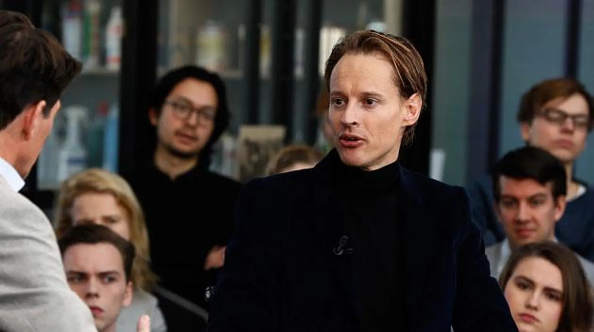 Afbeelding van Daan Roosegaarde bij College Tour: narcist of slachtoffer?