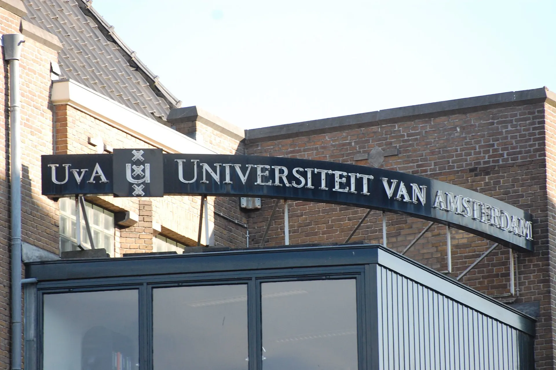 Afbeelding van UvA-docent neemt ontslag om 'eugenetische' covid-aanpak universiteit en kabinet
