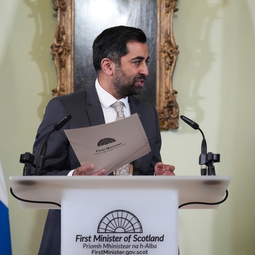 Schotse premier Humza Yousaf treedt af nadat groen-linkse samenwerking strandt