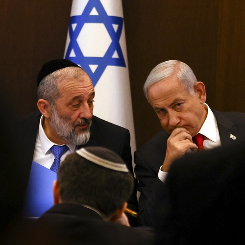 Afbeelding van Israëlisch hooggerechtshof legt bom onder uiterst rechtse regering: frauderende minister moet weg