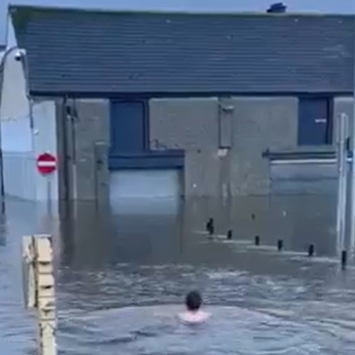 Noord-Ierland getroffen door zware overstromingen, storm Ciarán moet nog komen