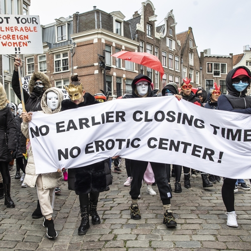 Afbeelding van Wijkbewoners en sekswerkers moeten samen optrekken tegen het eroscentrumplan van Femke Halsema