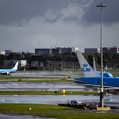 Afbeelding van Ministerie: KLM beschermt medewerkers onvoldoende tegen giftige uitlaatgassen