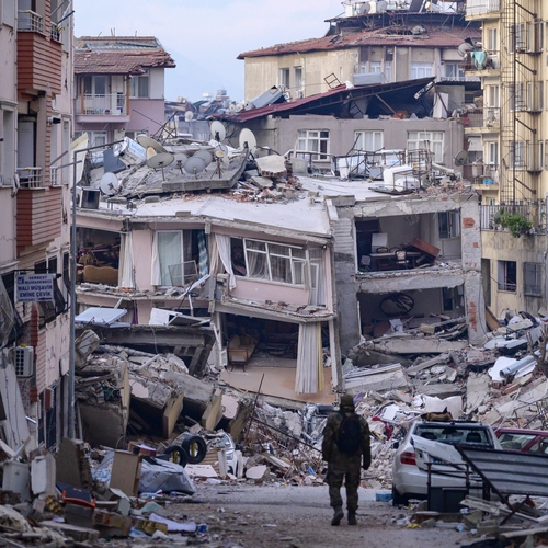 Dodental aardbeving Turkije loopt op tot 28.000, VN vreest voor een verdubbeling
