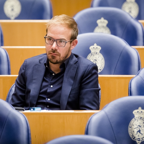 PvdA'ers in de clinch over ongedaan maken schorsing Gijs van Dijk