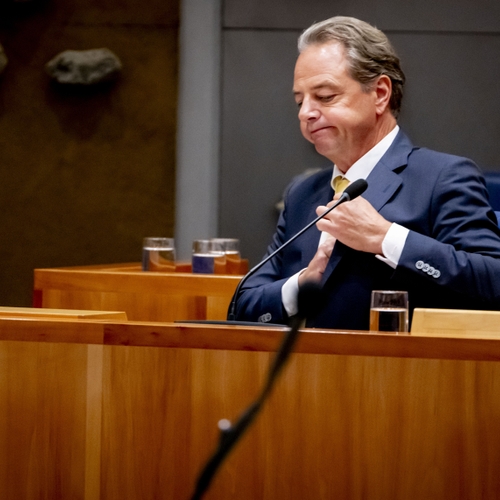 PVV-minister Madlener verspreidt racistische complottheorie over huisdier-etende migranten