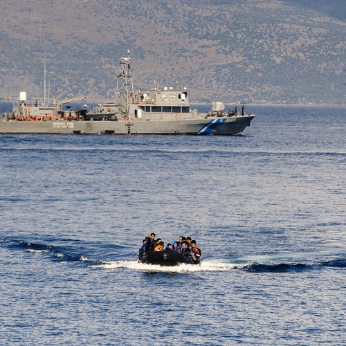 Griekse kustwacht verantwoordelijk voor dood tientallen migranten, sommigen geboeid in zee gegooid