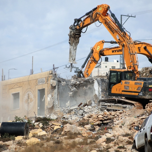 Ondanks kritiek investeert ING miljarden in bedrijven die betrokken zijn bij illegale Israëlische nederzettingen