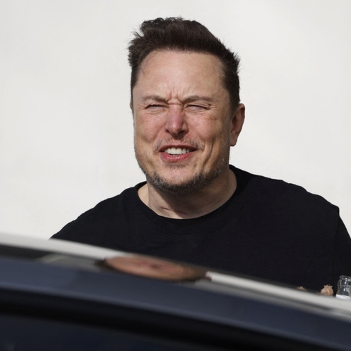 Tesla lijdt onder Musks steun voor Trump, Democraten willen auto’s niet meer kopen