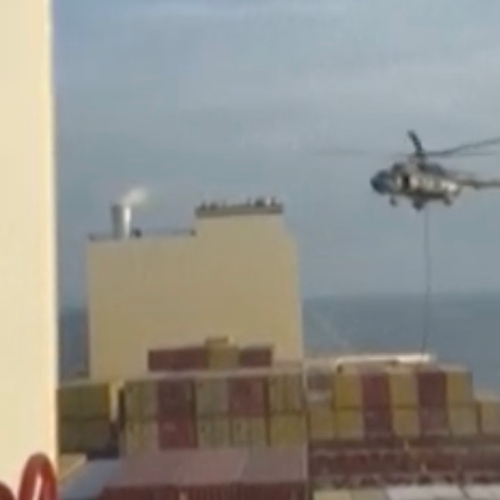 Iraanse militairen kapen in Perzische Golf enorm containerschip van Israëlische rederij