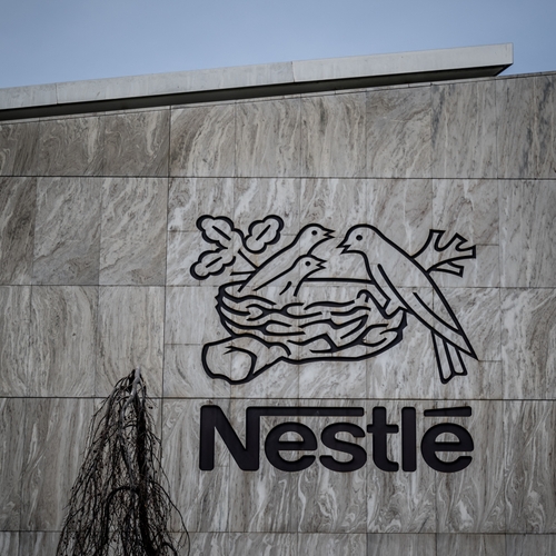 Nestlé hanteert dubbele standaard voor armere landen en stopt babyvoeding er vol met suiker
