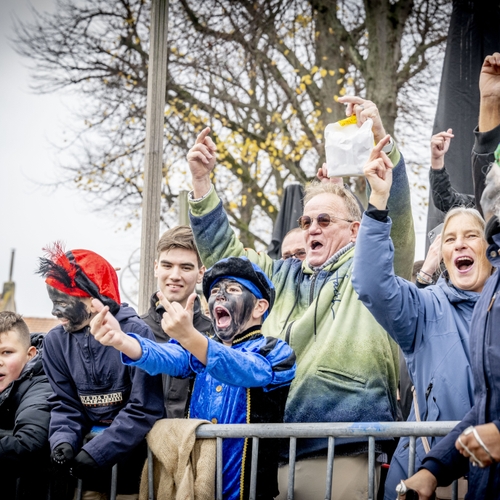 Racisten in blackface belagen KOZP-demonstranten in Zeeland