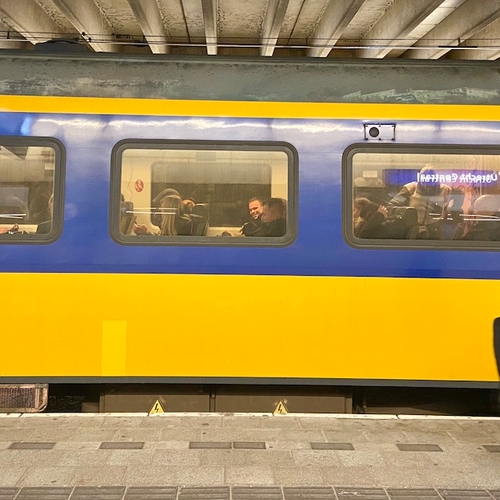 Nederland wordt steeds rechtser, in de trein leerde ik wat er moet gebeuren