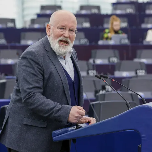 Afbeelding van Frans Timmermans: Liever Caroline van der Plas dan die racisten
