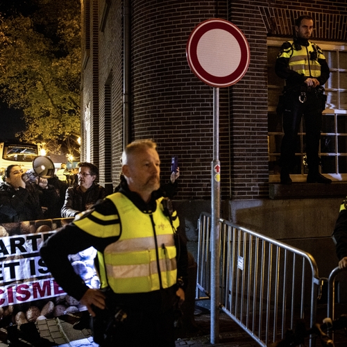 Racistisch geweld ook in Urk en Zaandam, KOZP veroordeelt tendentieuze berichtgeving