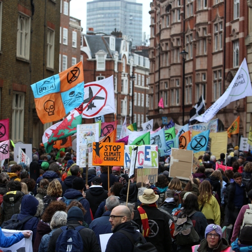 Extinction Rebellion brengt tienduizenden mensen op de been in hartje Londen voor vierdaags protest
