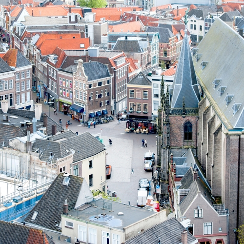 Zwolle wordt eerste gemeente met lokale wet die fossiele reclame verbiedt