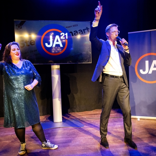 JA21-leden morren: partij is ondemocratische ‘baantjesmachine voor Joost en Annabel’