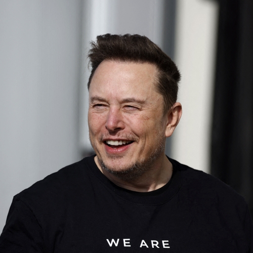 Europese Commissie klaagt Elon Musk aan: X broeinest van ongebreidelde haat en nepnieuws