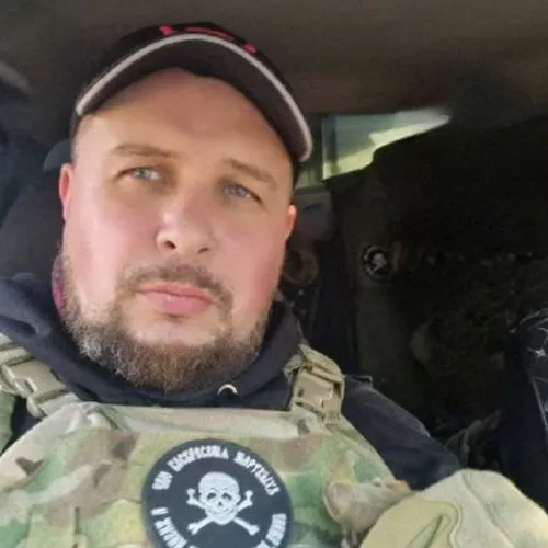 Bekende Russische militaire blogger gedood door bomaanslag in centrum Sint-Petersburg
