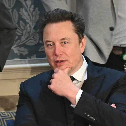 Dochter van Elon Musk reageert op zijn transhaat: ‘Ik zie er nog vrij goed uit voor iemand die dood is’