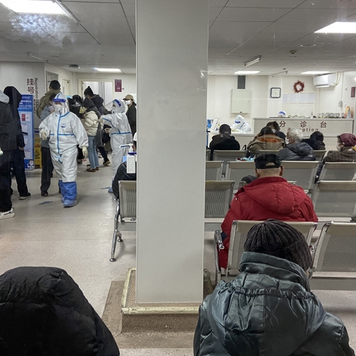 Afbeelding van Zorgstelsel China piept en kraakt: patiënten massaal naar ziekenhuis