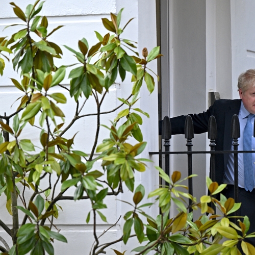 Boris Johnson stapt per direct op als parlementslid na disciplinaire maatregel wegens bedrog