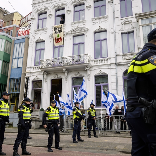 Neutraliteit van de politie is een publieke taak. Inzet is een taak voor politieleiders