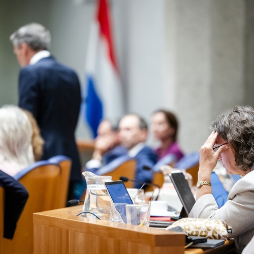 Schoof schuift vergadering over asielnoodwet nog verder op omdat Faber niets voor elkaar krijgt