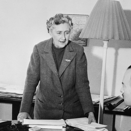 Uitgever maakt boeken Agatha Christie toekomstbestendig, conservatieven schreeuwen moord en brand