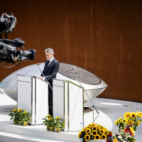 Premier Schoof sprak mooi en invoelend op de MH17-herdenking