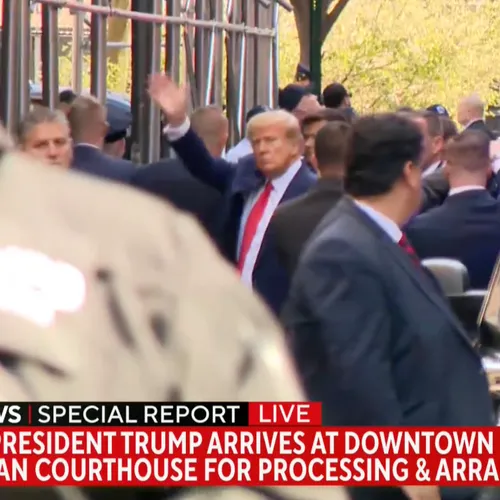 Trump eindelijk gearresteerd