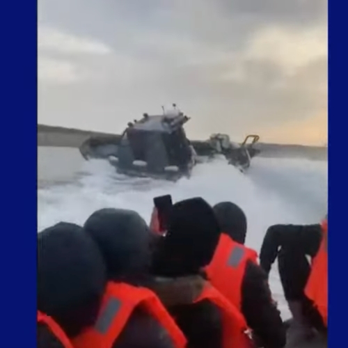 Franse kustwacht brengt migrantenlevens moedwillig in gevaar, gefinancierd door de Britse overheid
