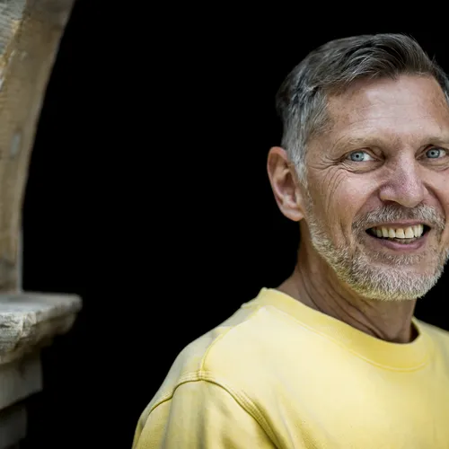 Fotograaf Erwin Olaf (64) onverwachts overleden