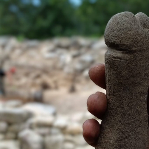 Archeologen vonden een middeleeuwse stenen penis en je raadt nooit waar die voor werd gebruikt